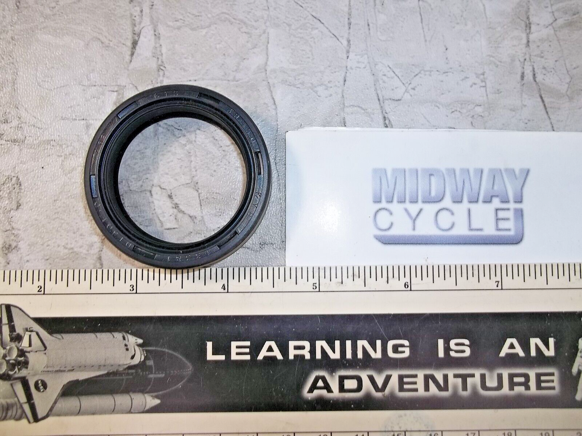 KAWASAKI NOS OEM FRONT FORK OIL SEAL 92049-1251 79 80 KZ1000 86 87