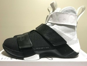 lebron soldier 10 pinnacle