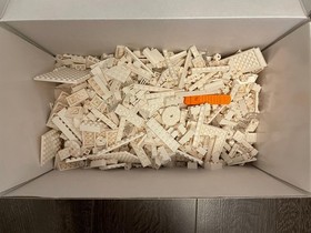 LEGO Architecture Studio (21050) - 100% complete, box, guidebook, and trays