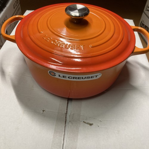 Casseruola rotonda firmata Le Creuset fiamma forno olandese nuova leggermente imperfetta #26