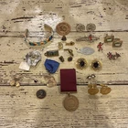 Small Lot Of Vintage Costume Jewelry Brooch Pendant Cuff links Pins