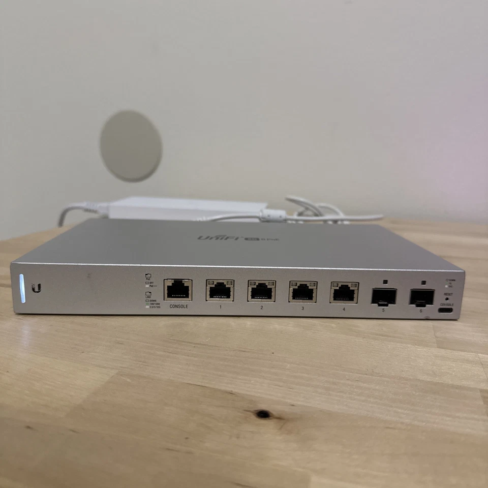 Ubiquiti UniFi XG 6 PoE, 10G 6-Port Switch with 802.3bt PoE++ (US-XG-6PoE) - Image 2 of 4