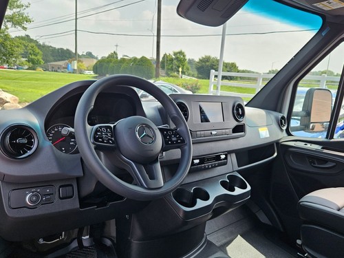 2024 Mercedes-Benz Sprinter 3500 Cab Chassis 170 WB - Picture 17 of 27