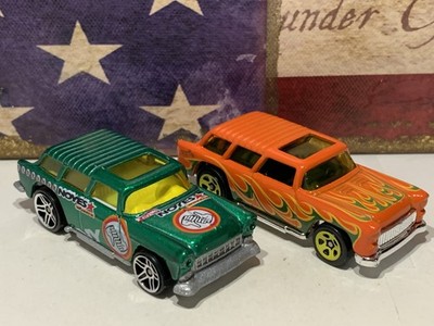 HOT WHEELS CLASSIC 55 NOMAD X2. GREEN & 2018 ORANGE W/GREEN FLAMES. LOOSE