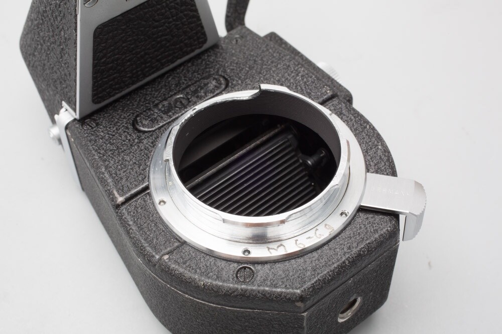 Leica Leitz Wetzlar Visoflex III w/ Prism Finder, M Mount Leica Leitz Wetzlar Visoflex III w/ Prism Finder, M Mount