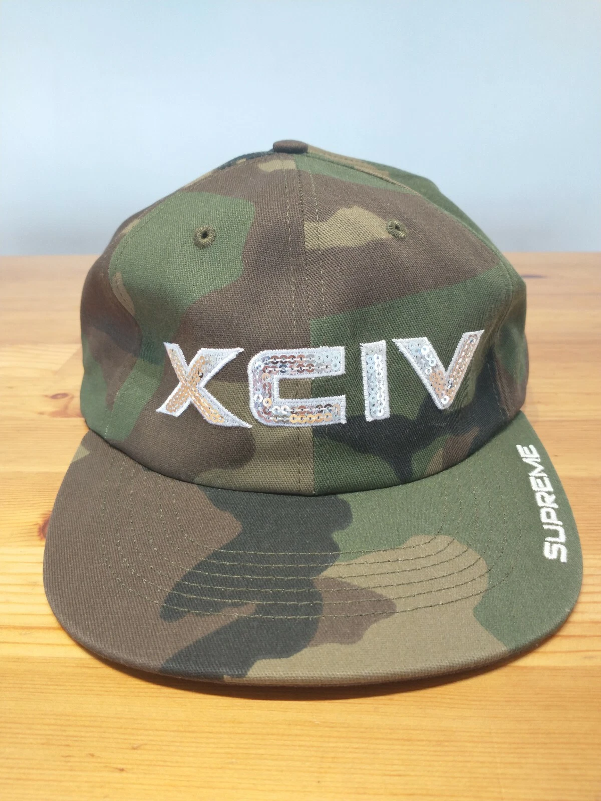Supreme Xciv Logo 6 panneaux chapeau en couleur Camo 