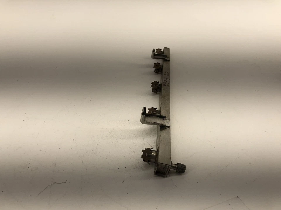 06-09 VOLKSWAGEN RABBIT 2.5L L5 MOTOR A GASOLINA TRILHO DE COMBUSTÍVEL TUBO RAMPA FABRICANTE DE EQUIPAMENTO ORIGINAL - Imagem 3 de 4