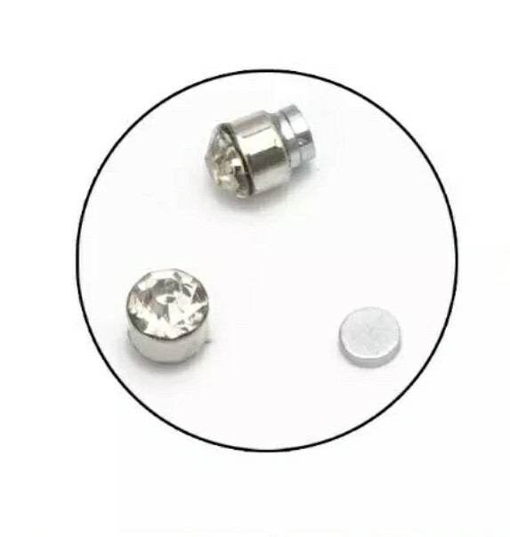 Par de pendientes magnéticos color plata sin perforación 4 mm unisex hombres mujeres circonita cúbica tachuelas