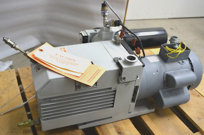 D25BCS /TRIVAC BCS DUAL-STAGE VACUUM PUMP W/CFS16-25 FILTER FOMBLIN OIL/ LEYBOLD