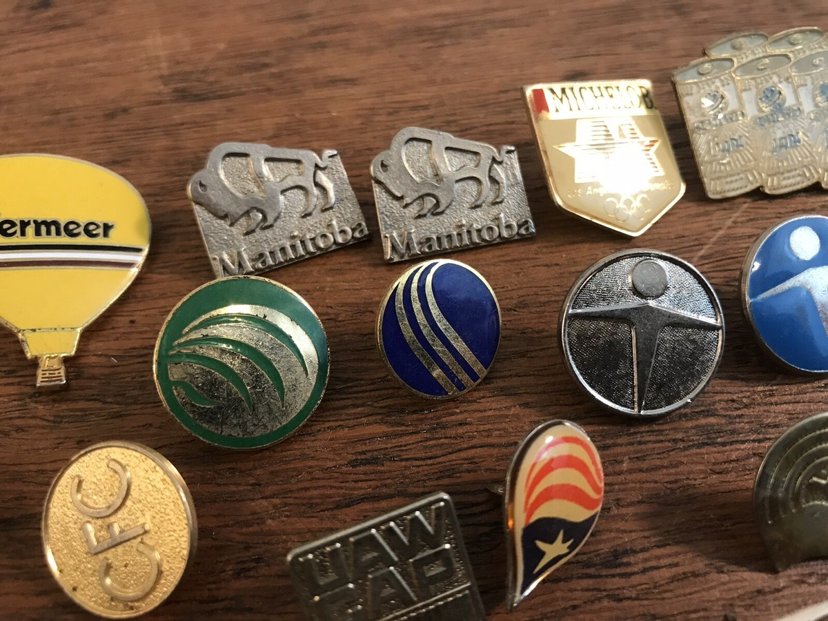 PINS PIN'S LAPEL PIN BADGE VINTAGE COLLECTION PUB JEUX LOGO TACOTAC