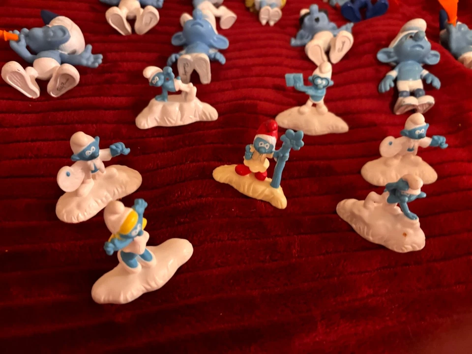 LOTE DE 20 PITUFOS. CADA MEDIO TIENE NOMBRE FIRMADO EN LA PARTE INFERIOR Foto 3 de 4