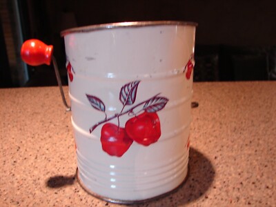 Vintage Tin Apple Themed Flour Sifter Kitchen Collectible Nice Condition Works!