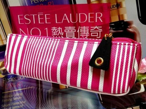 Estée Lauder Red Make-Up Cases & Bags