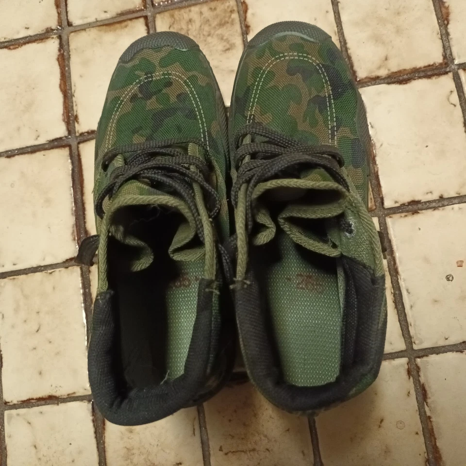 Halbhohe Schuhe Herren Damen Camouflage Schnürer Größe 40.5 - 41 Neu! - Bild 2 von 4