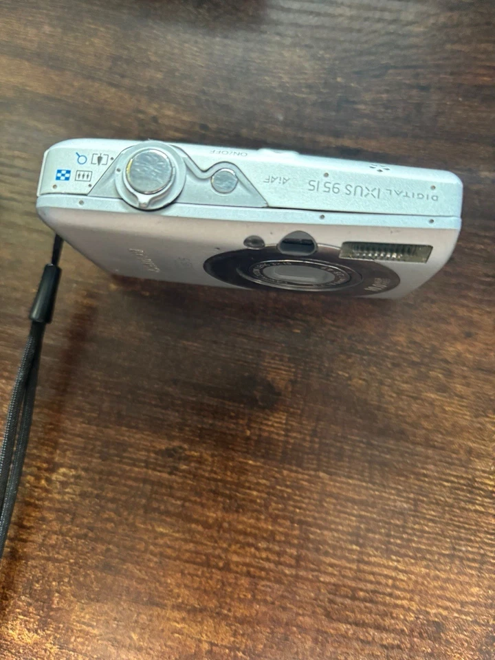 Canon IXUS 95 IS PowerShot 10.0MP Digitalkamera  Silber An Bastler Ersatzteile - Bild 4 von 4