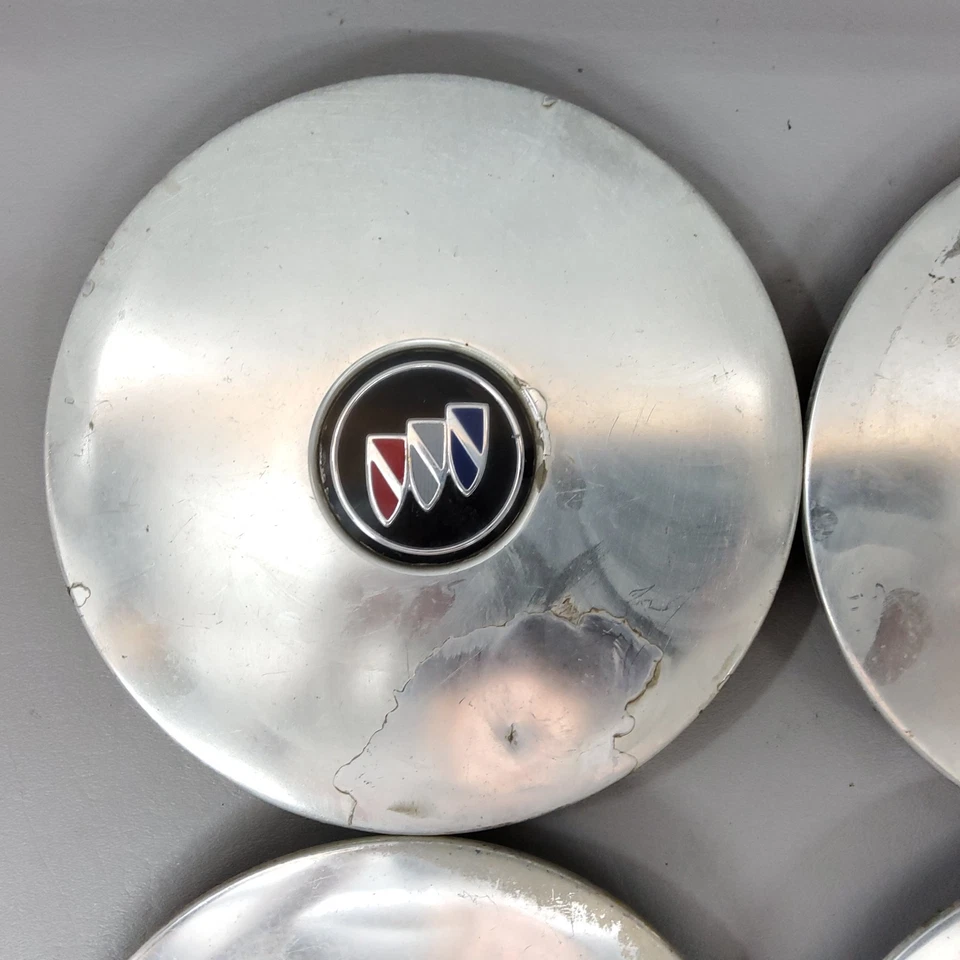 91-96 Buick Park Avenue tampas de centro de roda prata 25605038 conjunto de F4 - Imagem 2 de 4