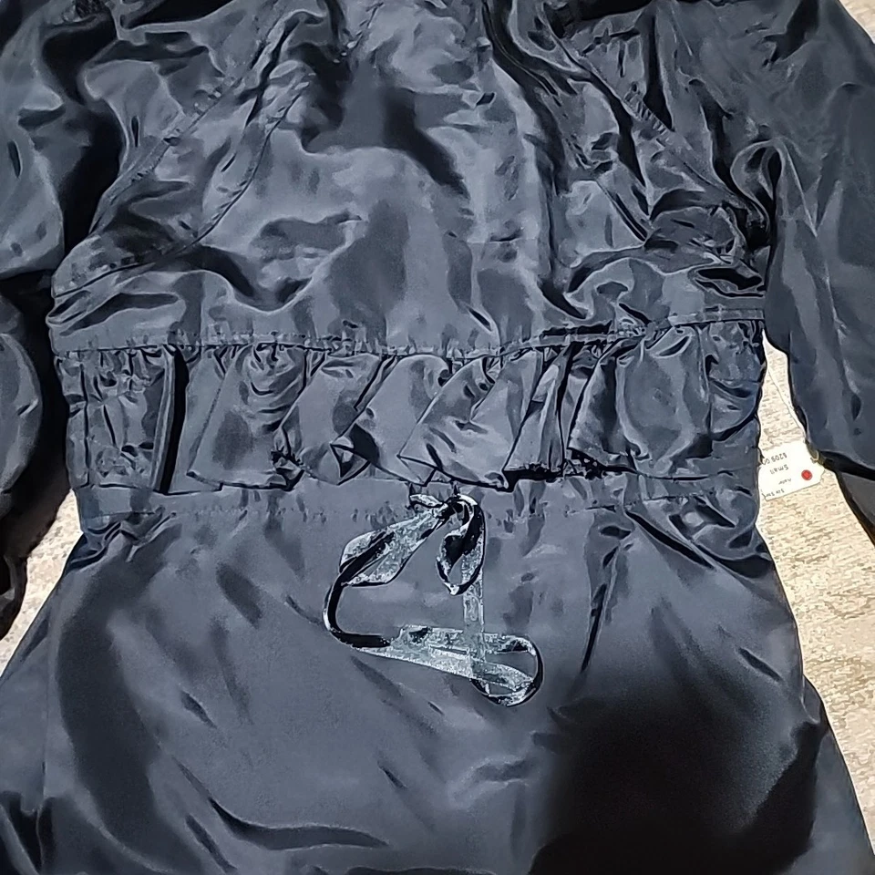 Blusa Walter Seda S Azul Marino Volantes Manga Larga Cuello en V Lazo Preppy Clásica Foto 3 de 4