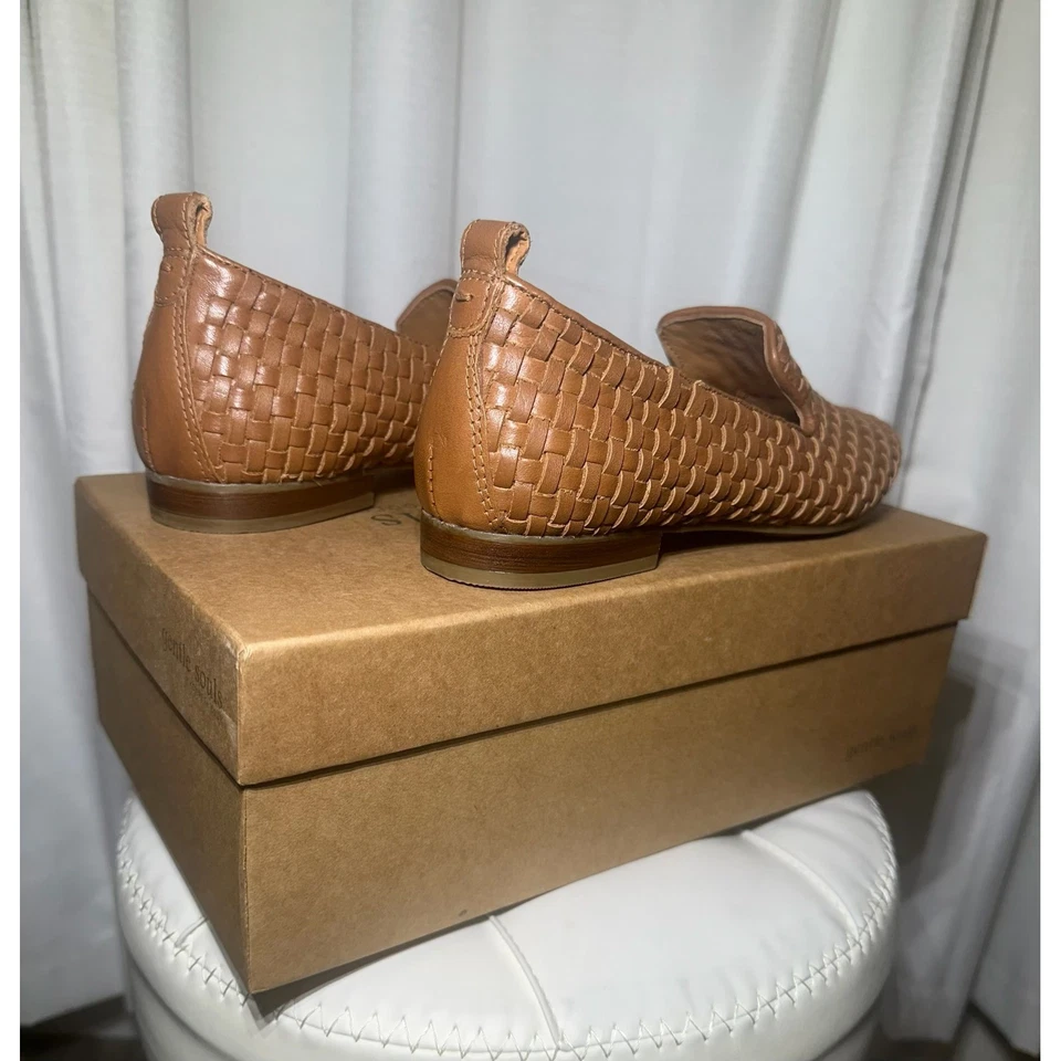 Mocassim de couro tecido Gentle Souls por Kenneth Cole Morgan bronzeado tamanho 7 MSRP 149,00 - Imagem 3 de 4