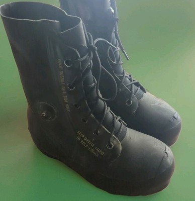 Bata Arctic Extreme Cold Weather -20° ''MICKEY MOUSE'' BOOTS w Valve Black 9 XW