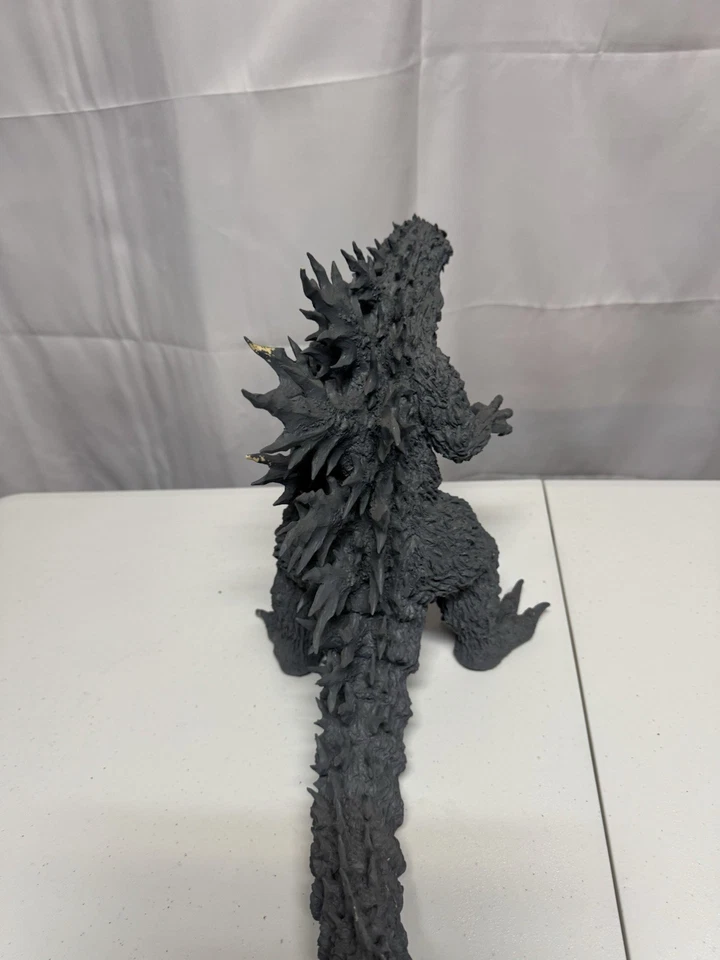 "Kit de garaje de resina Godzilla 12"" (sin pintar) -Estatua de resina maciza. Foto 4 de 4