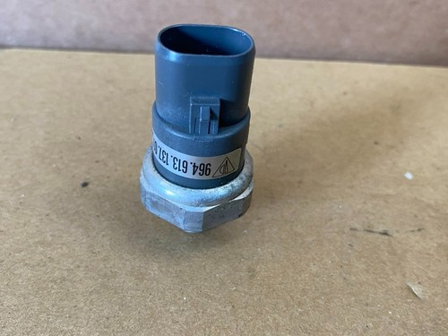 Sensor interruptor de presión aire acondicionado Porsche Boxster 986 96-04 96461313701 - Imagen 8 de 10