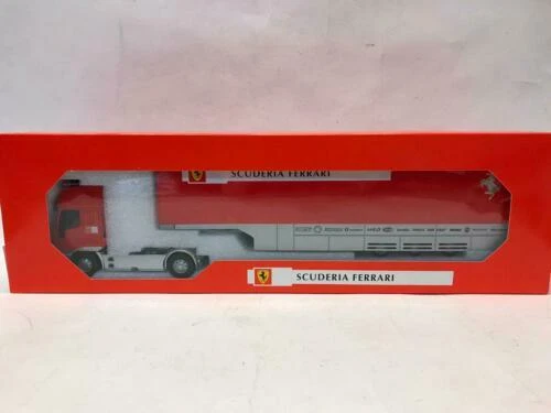 Modellini statici di auto da corsa Formula 1 camion Ferrari