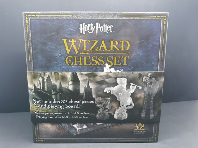 NEW Harry Potter WIZARD CHESS SET - Sorcerer's Stone Game - THE NOBLE