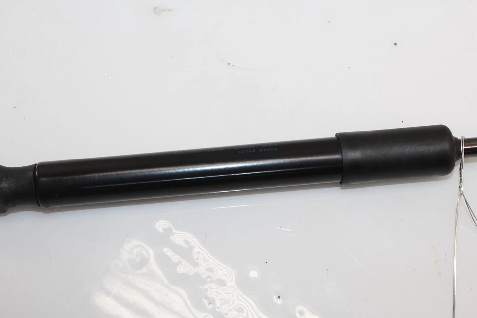 Amortiguador soporte capó Audi A6 S6 2012-2018 4G8823359A OEM Foto 4 de 4