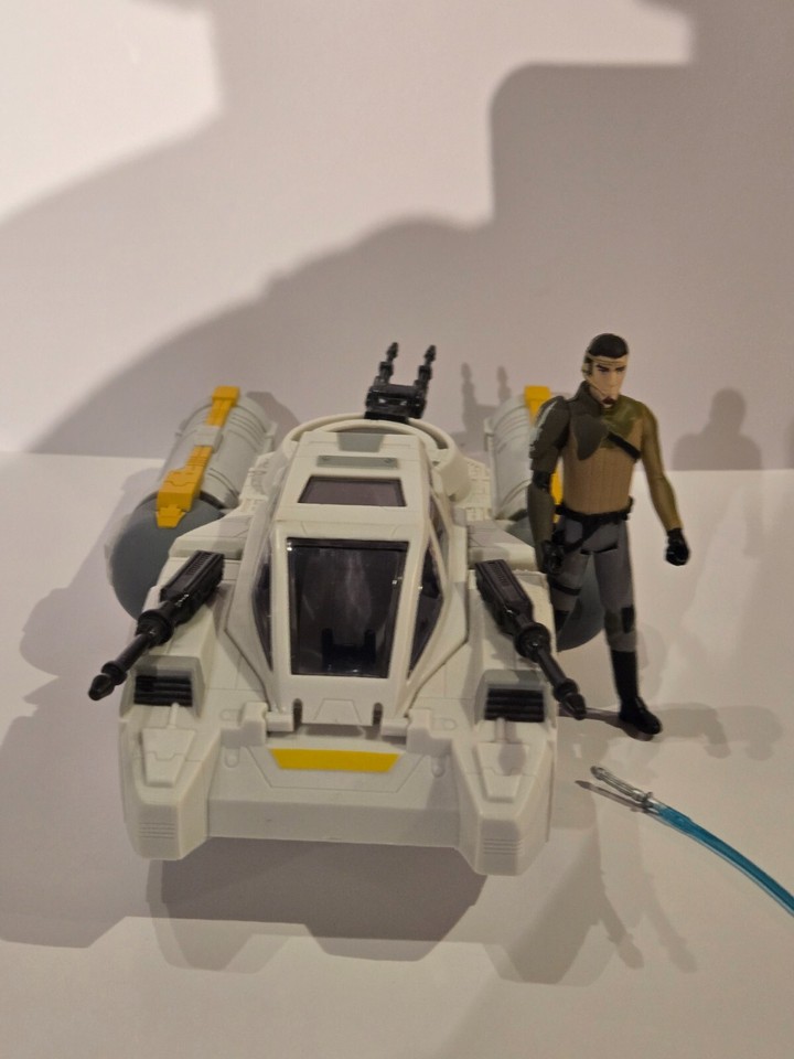 Hasbro Y-Wing Scout Bomber avec Pilote Clone Trooper Star Wars