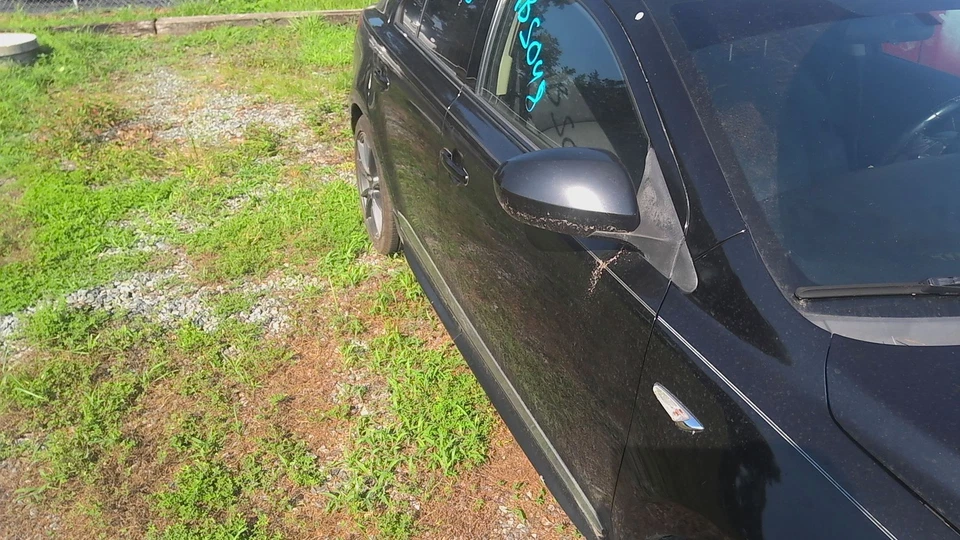 Suzuki Kizashi 2011-2013 OEM lado derecho pasajero puerta delantera eléctrica Foto 4 de 4