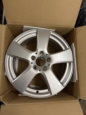 4x Original Mercedes Benz Alufelgen (NEU) 17Zoll A2054010400 4x Original Mercedes Benz Alufelgen (NEU) 17Zoll A2054010400