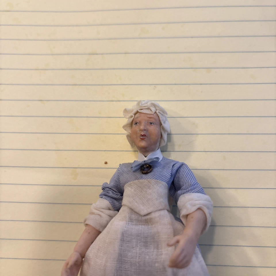 Casa de muñecas muñeca miniatura victoriana dama criada cocinera figura de resina 1:12 difícil de encontrar Foto 3 de 3