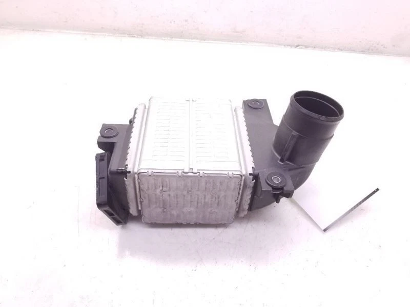 16 17 LEXUS IS200T INTERCOOLER 8ARFTS - Image 2 of 4