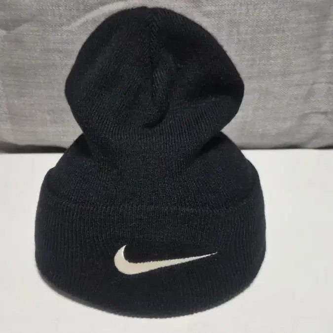 Nike Black Beanie, Free Size 56-57cm thumbnail 3