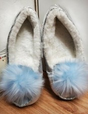 Cat Jack Girls Metallic Frozen Moccasin Slippers- Size: M 2/3 NWT