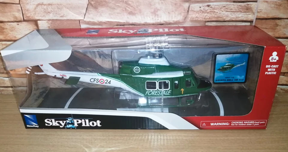 Elicottero Augusta Bell AB412 CORPO FORESTALE DELLO STATO Die Cast Model 1/43 - Immagine 4 di 4