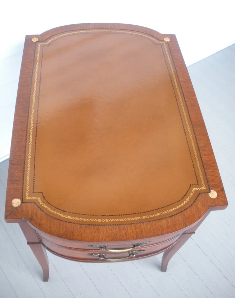 Mesas auxiliares vintage de caoba con frente de arco (2).con tapas de cristal Ex. Foto 2 de 4