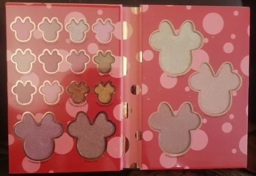Disney Minnie Mouse X Revolution All Eyes On Minnie Eyeshadow Blush Palette NIB - Picture 2 of 4