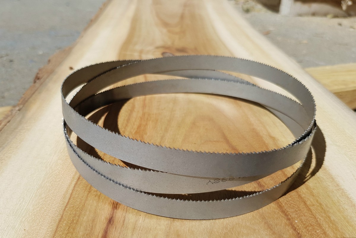 AYAO 72-Inch Band Saw Blade – 1/8" Wide, 14 TPI, 2-Pack, Carbon Steel, Raker Teeth, Blued For Rust Protection