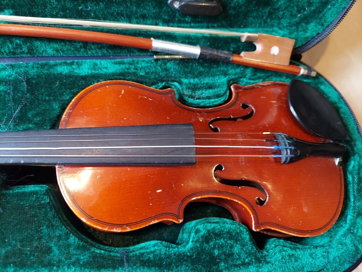 Suzuki No. 220 size 1/16 violin, Japan 1973, w/ case & bow