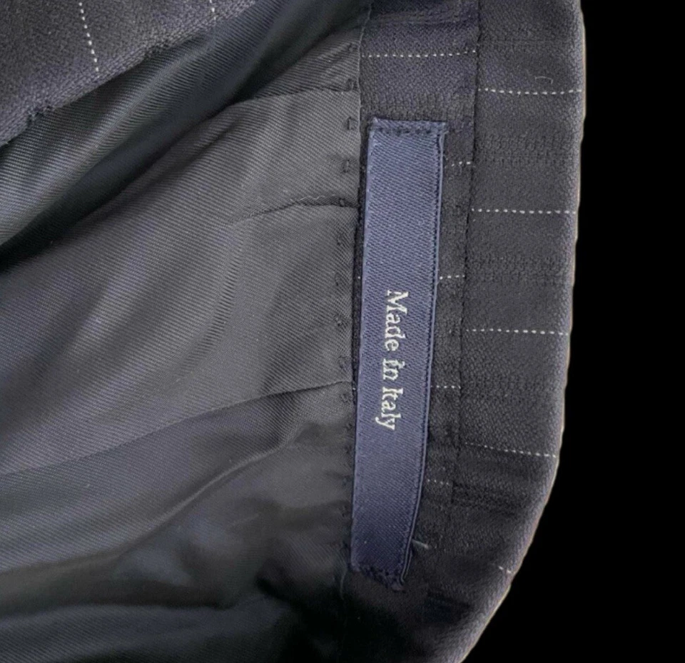 Traje a rayas Yves Saint Laurent, grande Foto 4 de 4