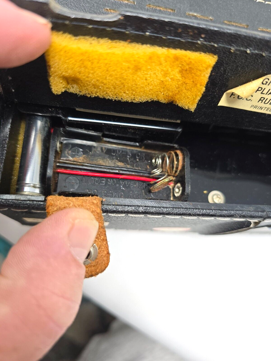 Zenith AM FM Public Service Portable Radio Model RC 52Y Working