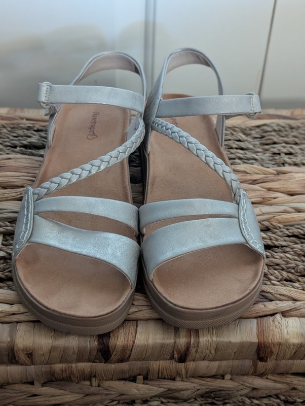 Baretraps Flicka Sandals Women's Size 9 Excellent Pre-owned Condition 