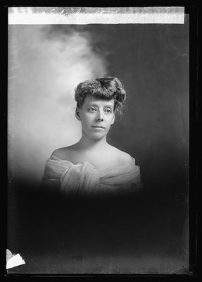 Photo:E.G. Gralton Portrait Woman 1905 1906