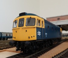 Heljan OO 3383 Class 33/0 BR Blue No 33045 Diesel Locomotive. New (other) boxed