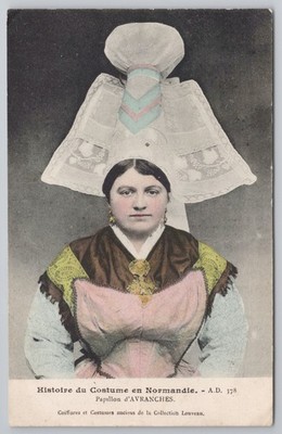 Frau im traditionellen Normandie Kopfschmuck Avranchen Kostüm [378 n. Chr.]