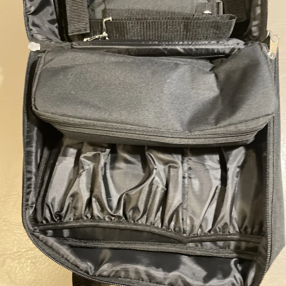 Estuche de transporte de viaje compacto duro CTA negro Foto 3 de 4