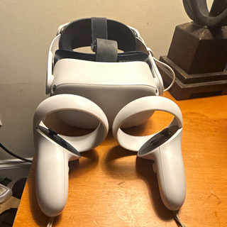 Meta Quest 2 256GB Standalone VR Headset White w/ Touch Controllers & Case