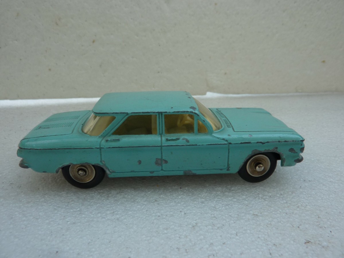 Dinky toys France Chevrolet Corvair n° 552 éch.1/43 vers 1960