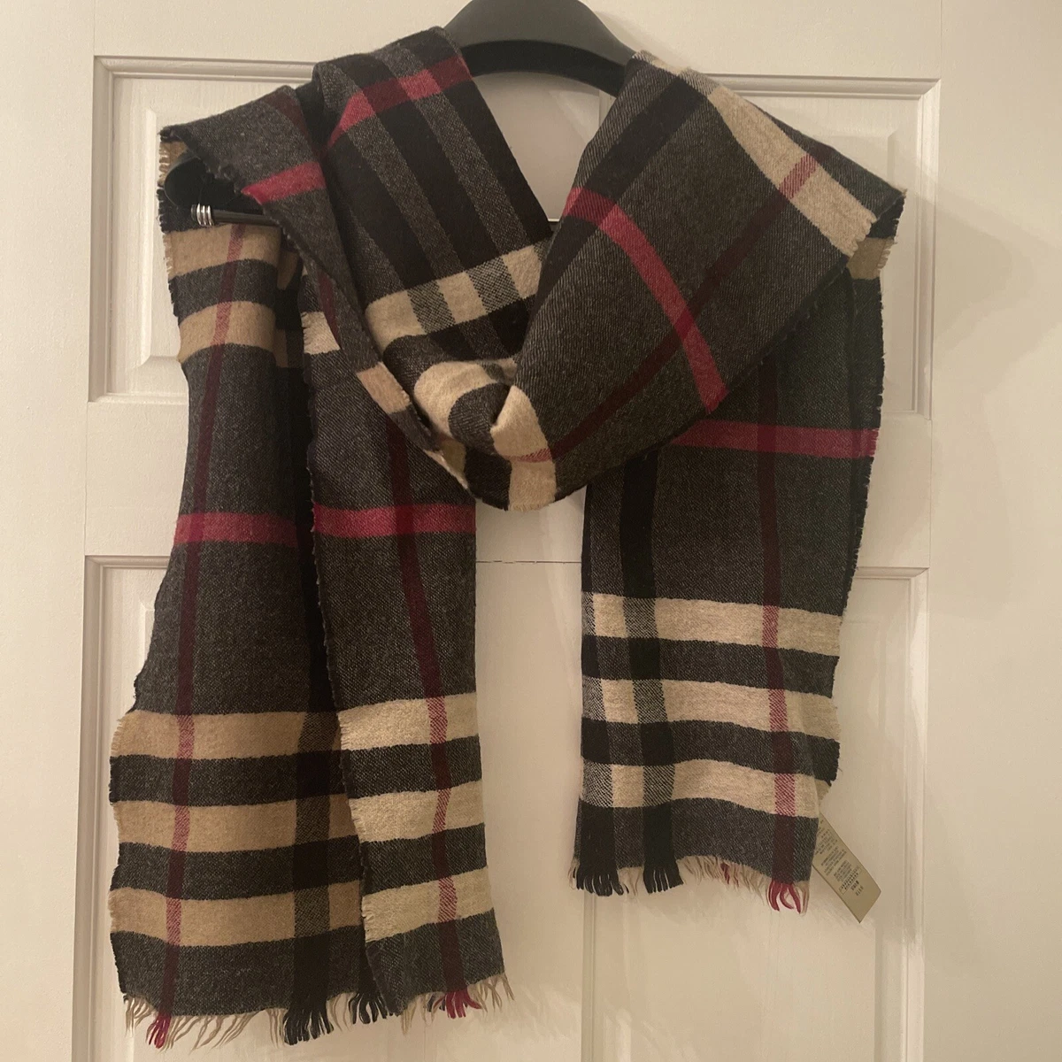 Burberry Scarf Authentic 